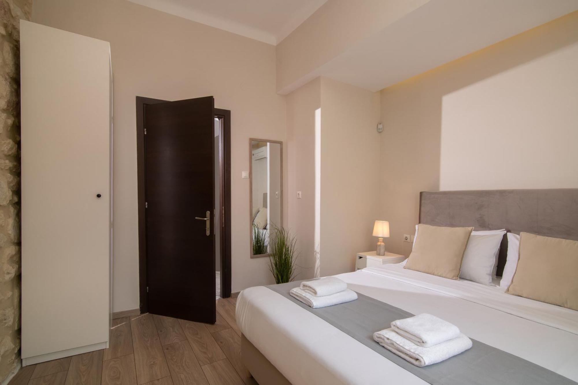 The Central Boutique Apartments Heraklion  Bagian luar foto
