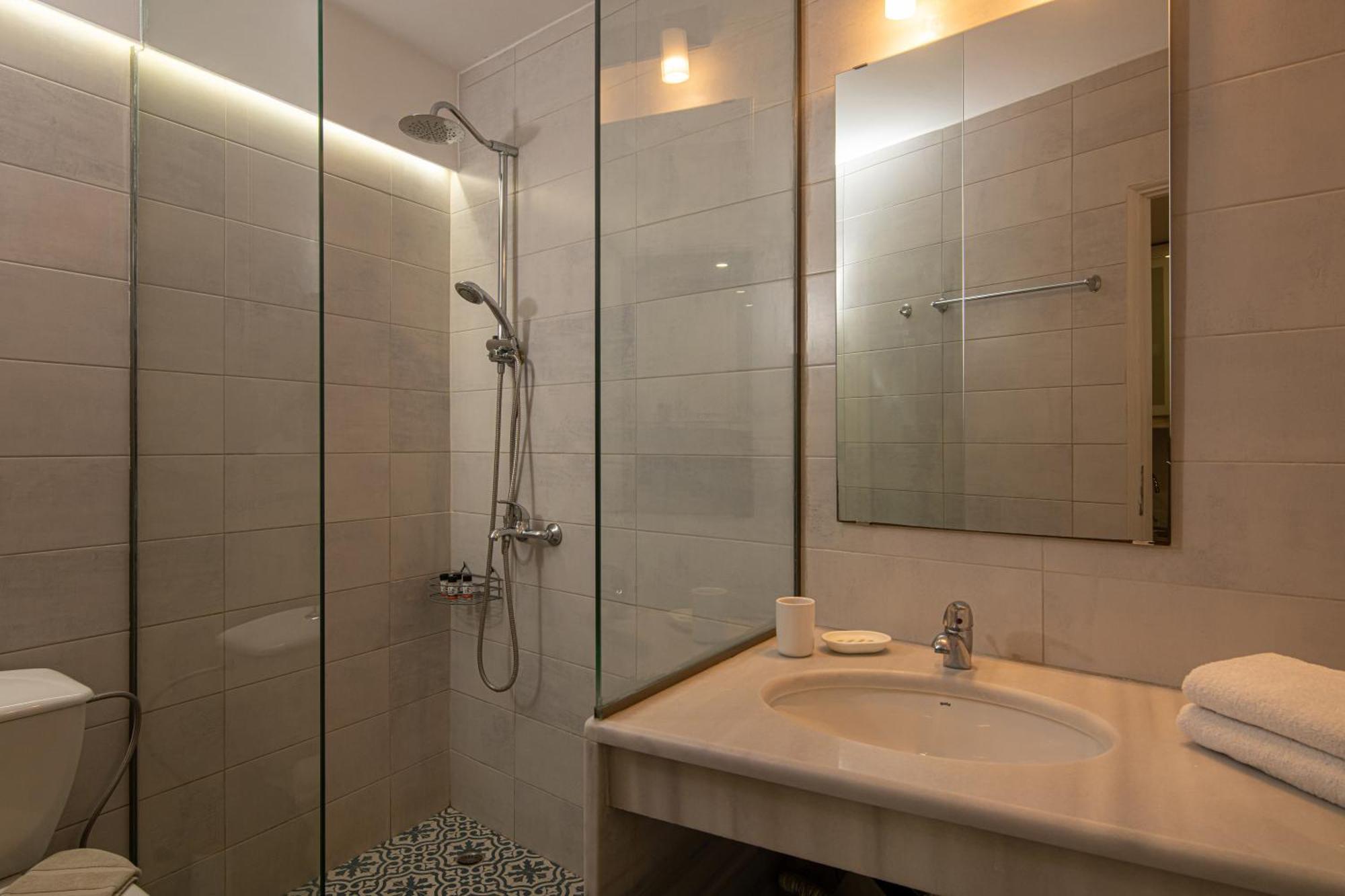 The Central Boutique Apartments Heraklion  Bagian luar foto