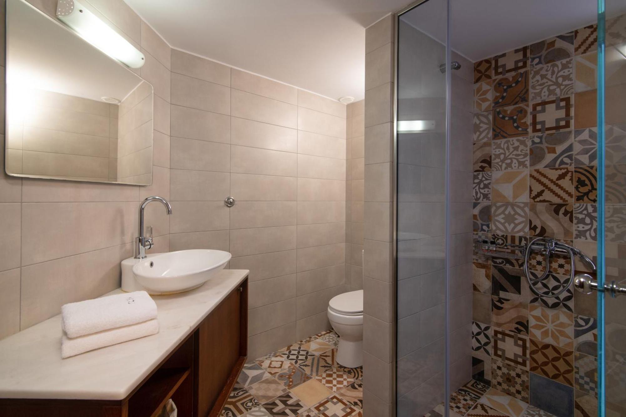 The Central Boutique Apartments Heraklion  Bagian luar foto